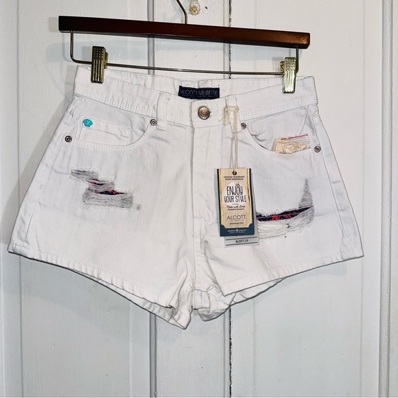 Alcott Pants - Alcott Los Angeles White Distressed Patched Jeans Shorts Blue Seashell Size 26